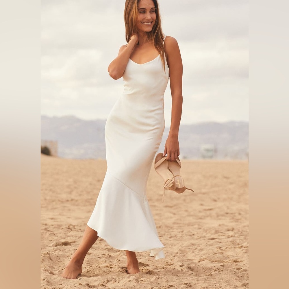 🆕Lulus White Satin Midi Dress